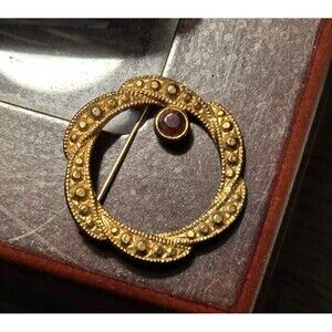 Vintage Pin Brooch Gold Toned Circle Design With Red Rhinestone Used